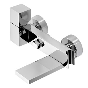 Смеситель Bossini Cube для ванны с изливом с подключением шланга цвет хром