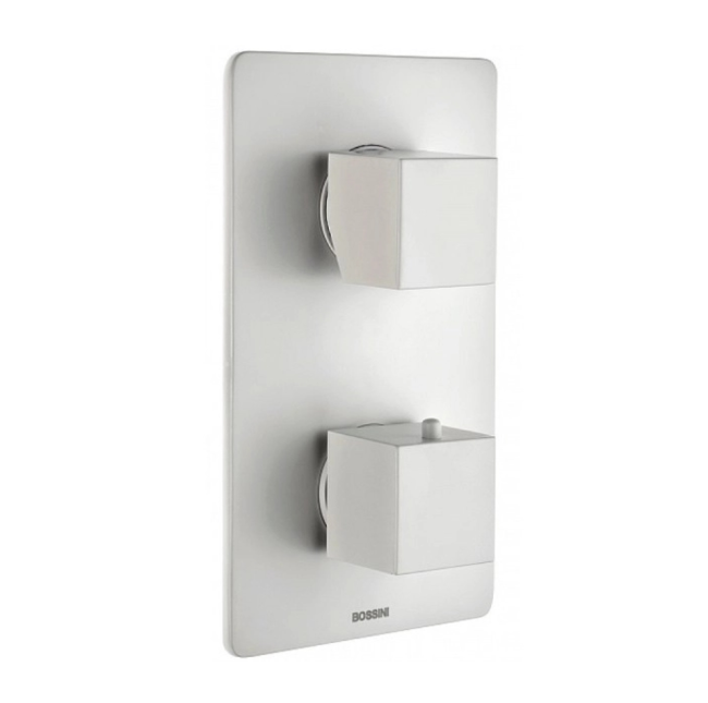 Смеситель Bossini Cube New Z00062.045 для ванны и душа встраиваемый внешняя часть на 2-5 потребителей цвет белый матовый